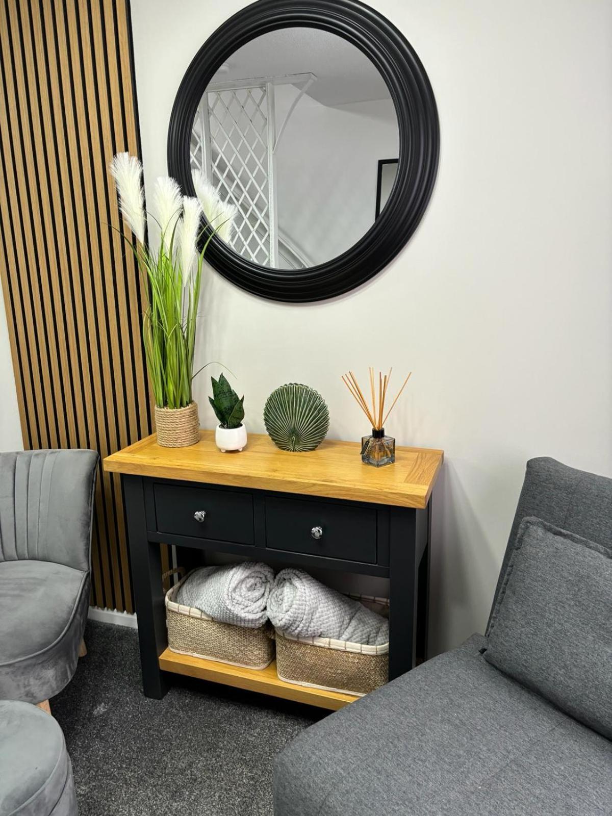 Stylish Home In Linlithgow With Free Parking 외부 사진