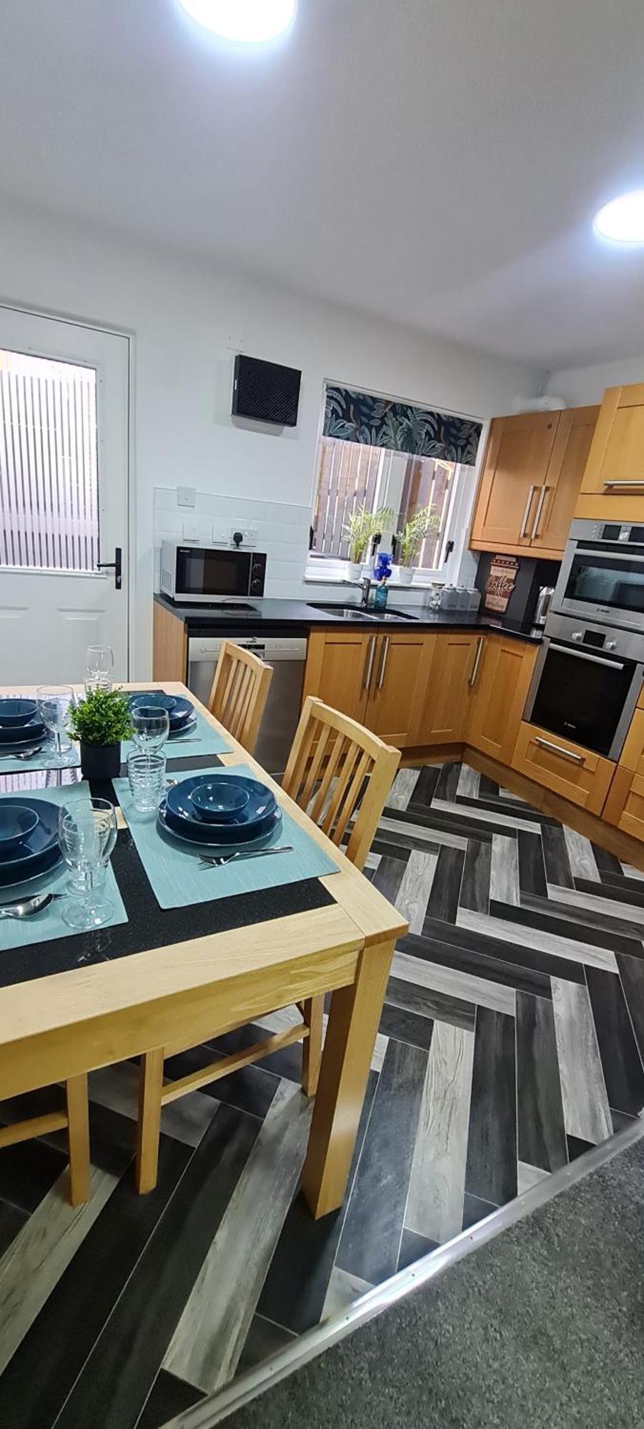 Stylish Home In Linlithgow With Free Parking 외부 사진